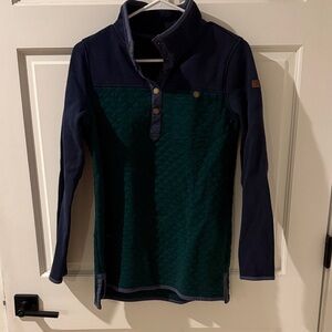 L.L. Bean Navy and Green Women's Sweater
